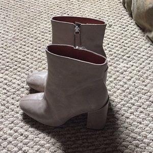 Gianni Bini leather booties size 8